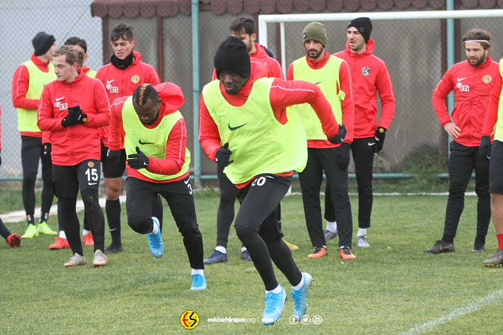 Eskişehirsporumuz, Cumartesi günü deplasmanda oynayacağı İstanbulspor maçının hazırlıklarını sürdürüyor.

buff.ly/36mroPc