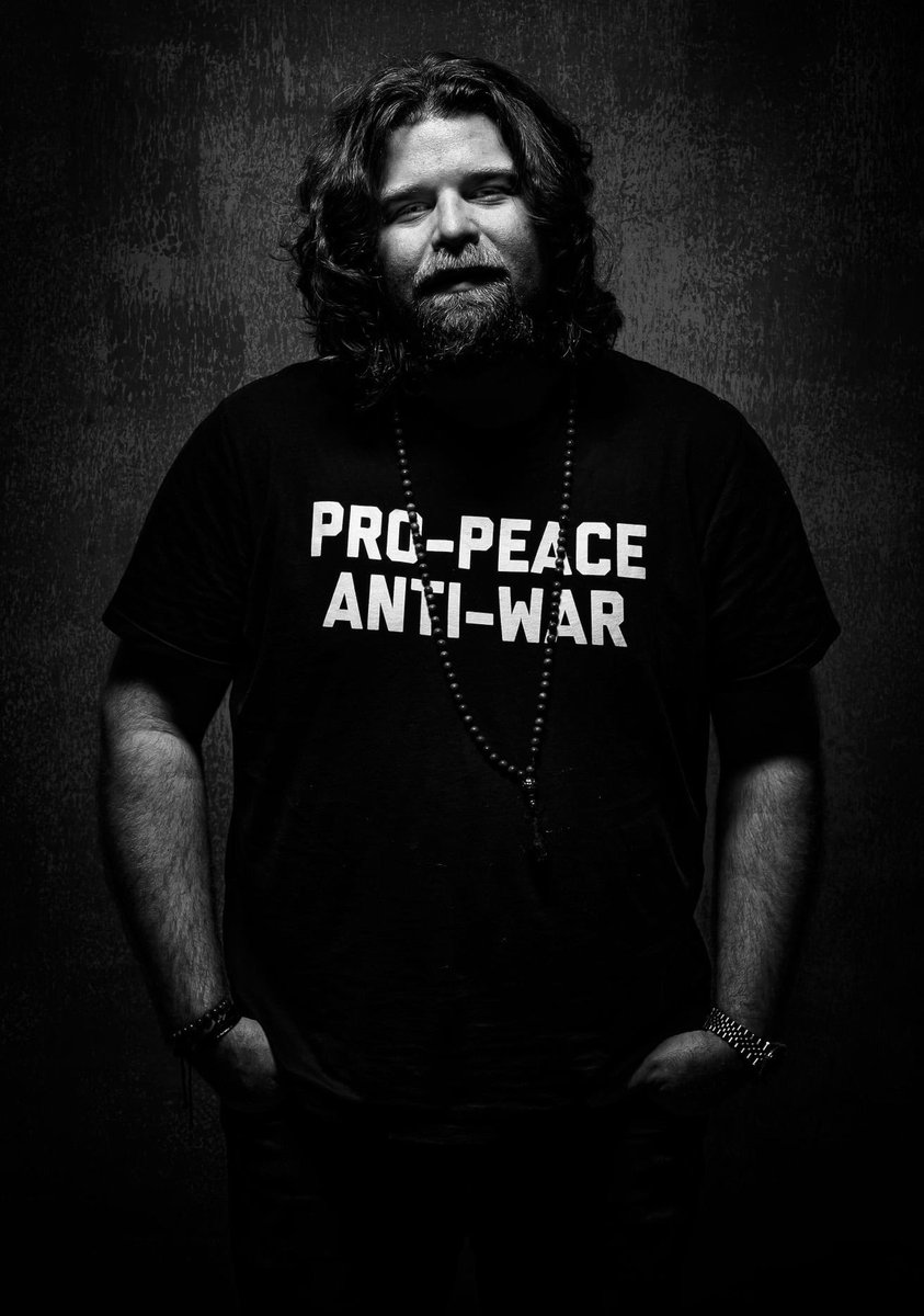 JDSimomusic's tweet image. Wishing everyone all the love, peace and chicken grease I can share!! Winter tour starts January 3!!! Get ur tix now and let’s all #keepitgreasy Get your tix now at jdsimo.net