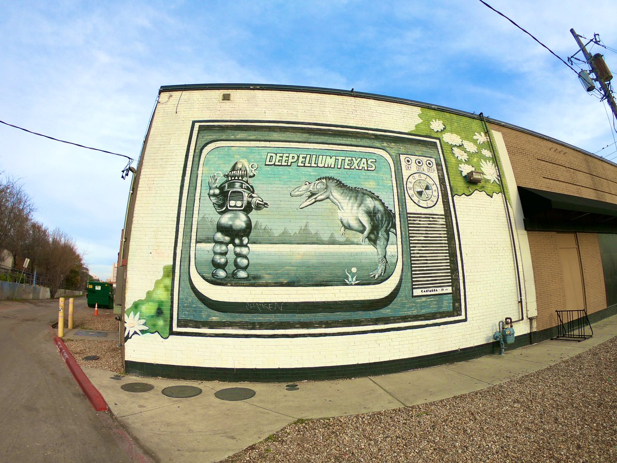 TedrWorld's tweet photo. Strolling 🚶🏽 through Deep Ellum.
#Dallas #DeepEllum #traveleatdiscoverrepeat #traveling https://t.co/HqKGfyghGL