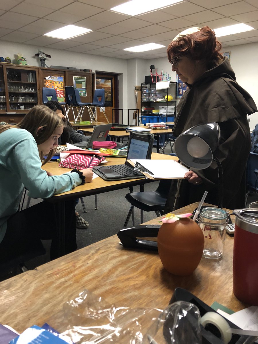 ecmslewis's tweet photo. How does a monk with a can of peas connect with genetics? Ask my 8th graders! ⁦@robbin_luck⁩ ⁦@ECLocal⁩ #myohioclassroom #OhioLovesTeachers #StartSole https://t.co/PGp9UO7MXq