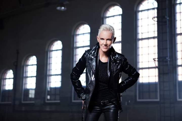 ManoloBellon's tweet photo. La gran cantante #MarieFredriksson del recordado duo de los 90, #Roxette fallece luego de años de lucha contra el cáncer. Se va el símbolo del pop/rock de una generación. @Rochy62 https://t.co/6HaR88SSLy