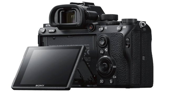 Camesuki's tweet photo. 【🎁大好評プレゼント企画🎁】
大好評❗
SONY α7 III ズームレンズキット（新品）のプレゼントキャンペーンを実施します📷👍✨
【応募方法】 フォロー&amp;RTしてくれた方の中から抽選で8名さまの方にプレゼント！！ 
【締切】12月18日いっぱいまで💗

#α7III
#ミラーレス
#SONY
#写真 https://t.co/zM0PEnvdaq