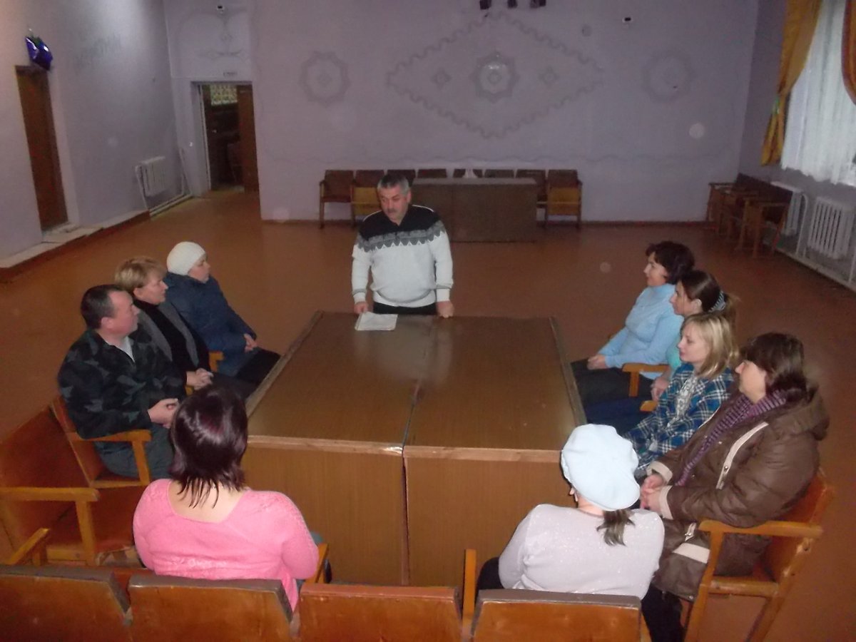 Депутаты Собрания депутатов МО Пригородное Плавского района встретились с жителями п.Октябрьский. Встреча приурочена Европейской неделе местной демократии
