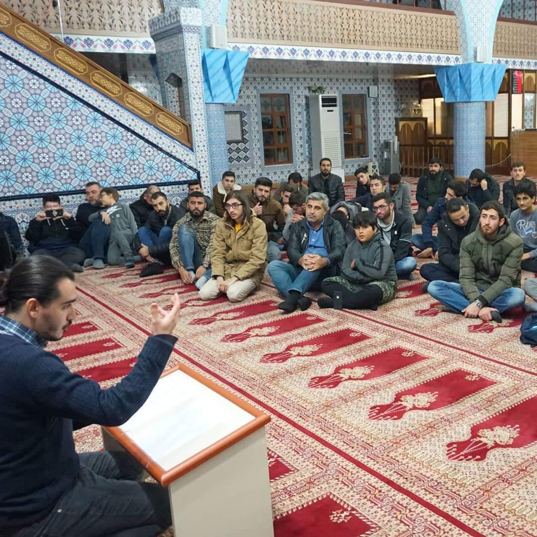 EkinSoyak97's tweet photo. Aydında gerçekleştirdiğimiz / İslamdan önce İslamdan sonra / konu başlıklı programımıza Aydınlı kardeşlerimiz yoğun bir katılım gerçekleştirdi. Kardeşlerimizden Allah razı olsun https://t.co/zBH9BkWLPI