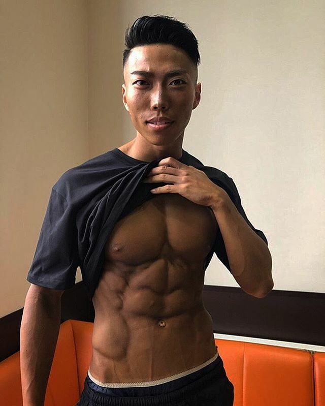 crazy2561's tweet photo. .
この時期は腹筋がおろそかに
なりがちだけど今日のトレーニングで
腹筋の重要性を再確認😂
腹筋も継続してやらないとね！ https://t.co/C8c0DE35bT https://t.co/X608jaDk3T