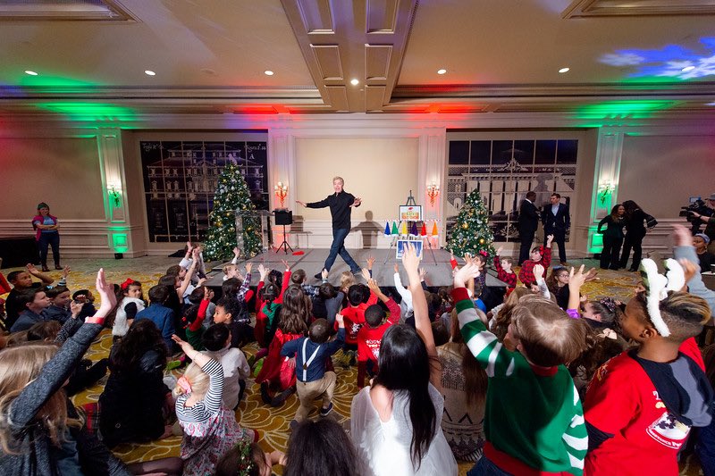yellowribbonsun's tweet photo. There are so many people to thank &amp; so many photos to share.

Last night’s “Tiny Heroes Winter Wonderland” was undoubtedly the best one yet! Nearly 300 military children on hand for a shared evening of holiday hope &amp; cheer.

YRU | #PayItForward https://t.co/TXv25ClQUM