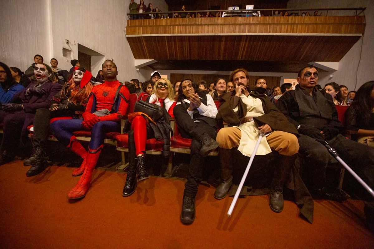 NapoCadena's tweet photo. La Orquesta Sinfónica Municipal de Riobamba #OSMUR brindó un concierto temático de videojuegos, anime y cine en el Teatro del Colegio Pedro Vicente Maldonado como parte del evento Rio Games 2019.
#CulturaRiobamba https://t.co/kY8zhLButM