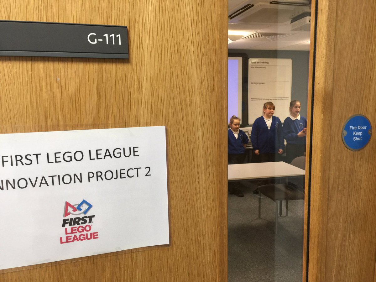 Y5 @RedesdalePrim begging me to come into their @FLLUK #InnovationProject Presentation #CityShaper CityShaper @NissanUK. Sorry kids, you’re on your own 😂