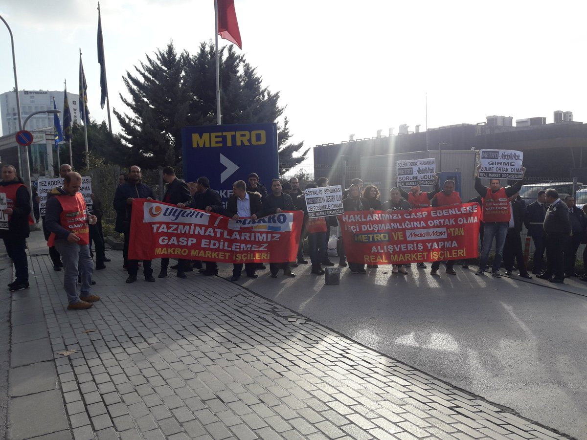 Çünkü başta “Dörtlü DİSK, KESK, TMMOB ve TTB” yöneticileri olmak üzere üyelerine, etkilemesi gereken kitlelere yabancılaşmışlar, uyguladıkları politikalar itibariyle kitlelerden uzaklaşmışlardır. Bu doğal bir sonuçtur. +