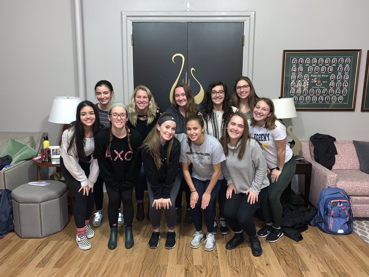 Congrats to our exec board for an amazing 2019 term! We cannot wait to transition our next board and make 2020 a great year 😍💫