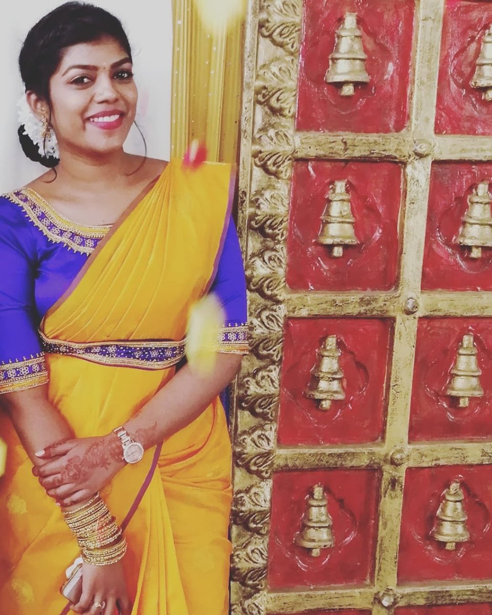 💙 #beingtraditional #sareelove