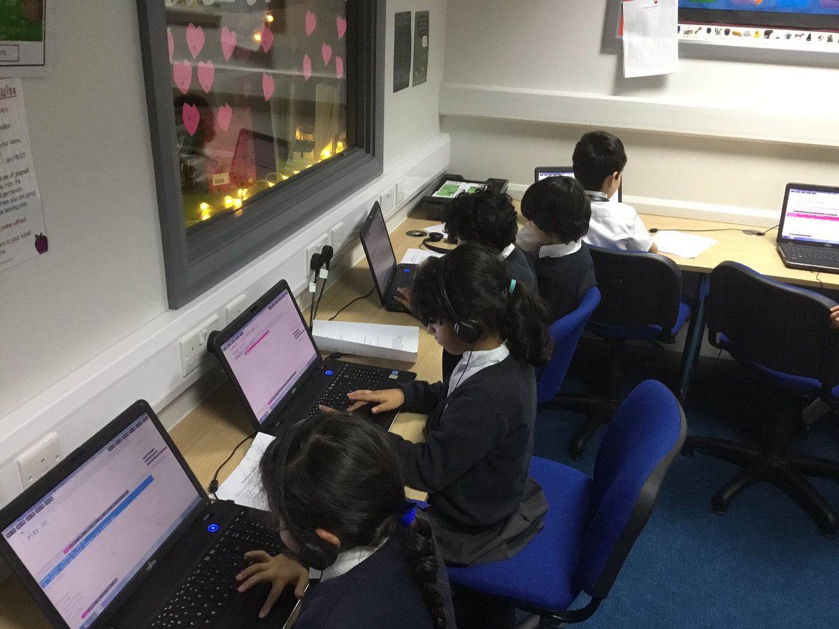 C4Pleasant's tweet photo. We are importing samples to our beats, stretching the samples so that we can make a sequence and then completing live loops using SonicPi, Next time we work with @MGLWorld_Paul we will be creating a backing track for a video #pleasantstcomputing https://t.co/nq2nNTGcvr