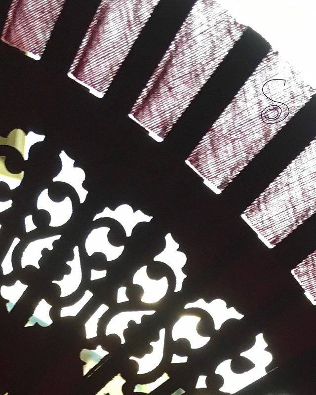 Sibilcita's tweet image. Fächer.
•
•
•
•
•
#abanico #eventail #fächer #contrejourshot #lostinpattern_ #doseofpatterns #textureextreme #jj_texture #allyoucantexture #ig_mnms #a_2nd_look #geometricpattern #surfacepattern #patternator  #patternobserver #patternplanetme #myw… ift.tt/36fV1Si