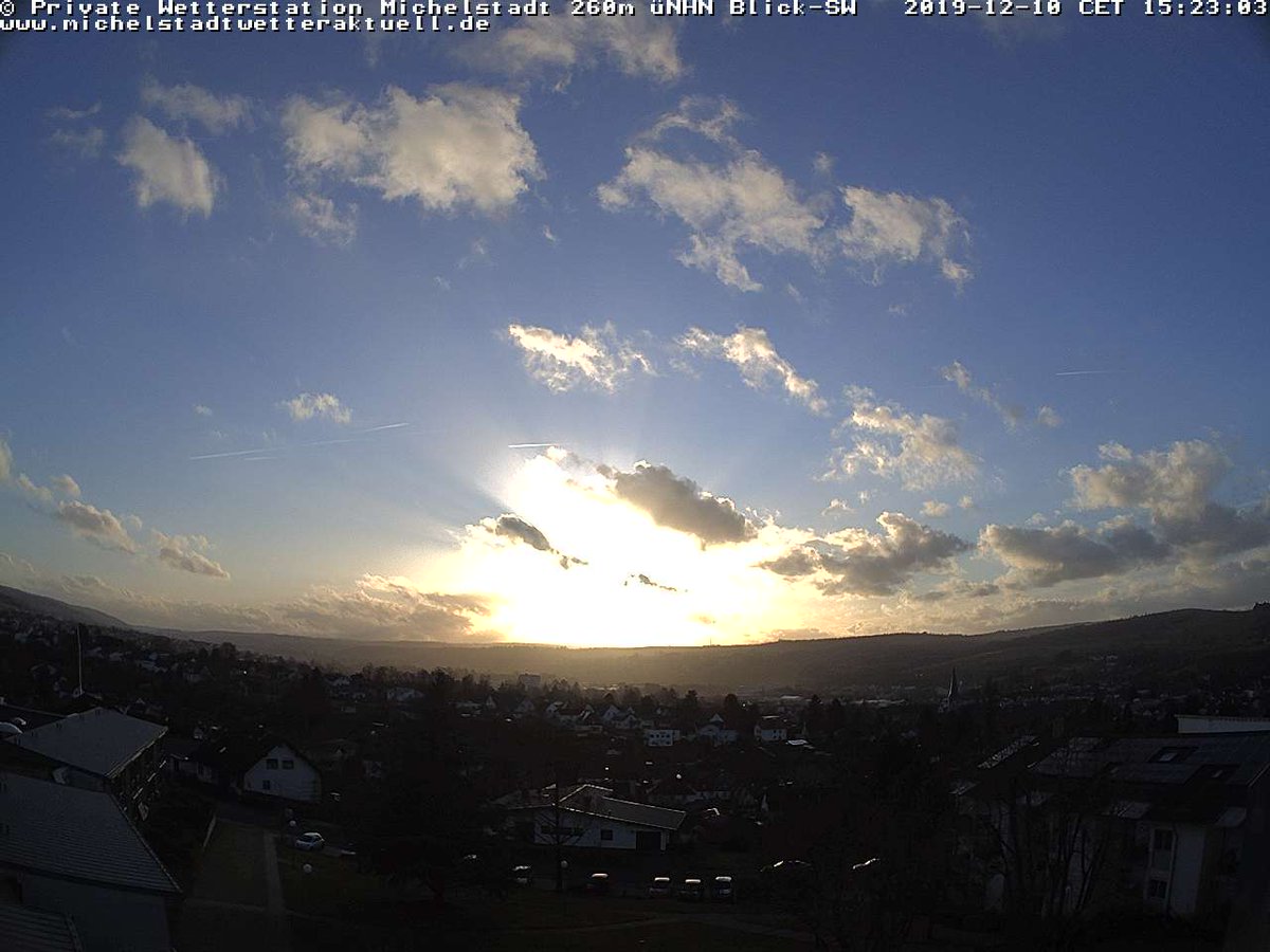 me_too's tweet photo. The #Sun in the same shot on 3 different locations:
#Midhus, #Odenwald &amp; #Bergstraße
Which one do you like most? https://t.co/AsCVfJnP6X