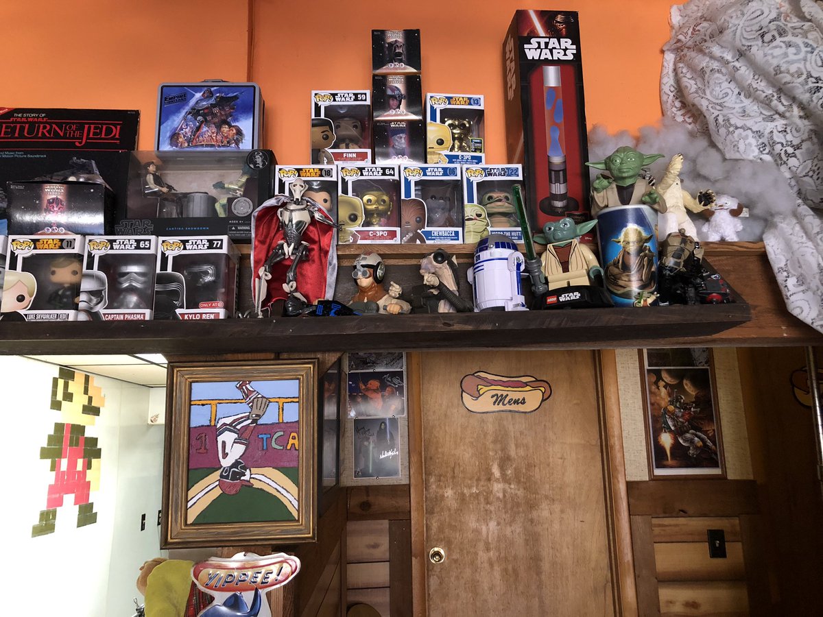 steveshotdogs's tweet photo. Since we’ve gone to just one shop, all the Star Wars collectibles are on display! I don’t think anybody has more s**t than us!! May The Force be with you. #starwars #ticktocktavern #chilibowl #chilidog #steveshotdogs #stlouishotdogs #hotdogs #towergrove #stl #lunch #food https://t.co/PYerSbKCOq