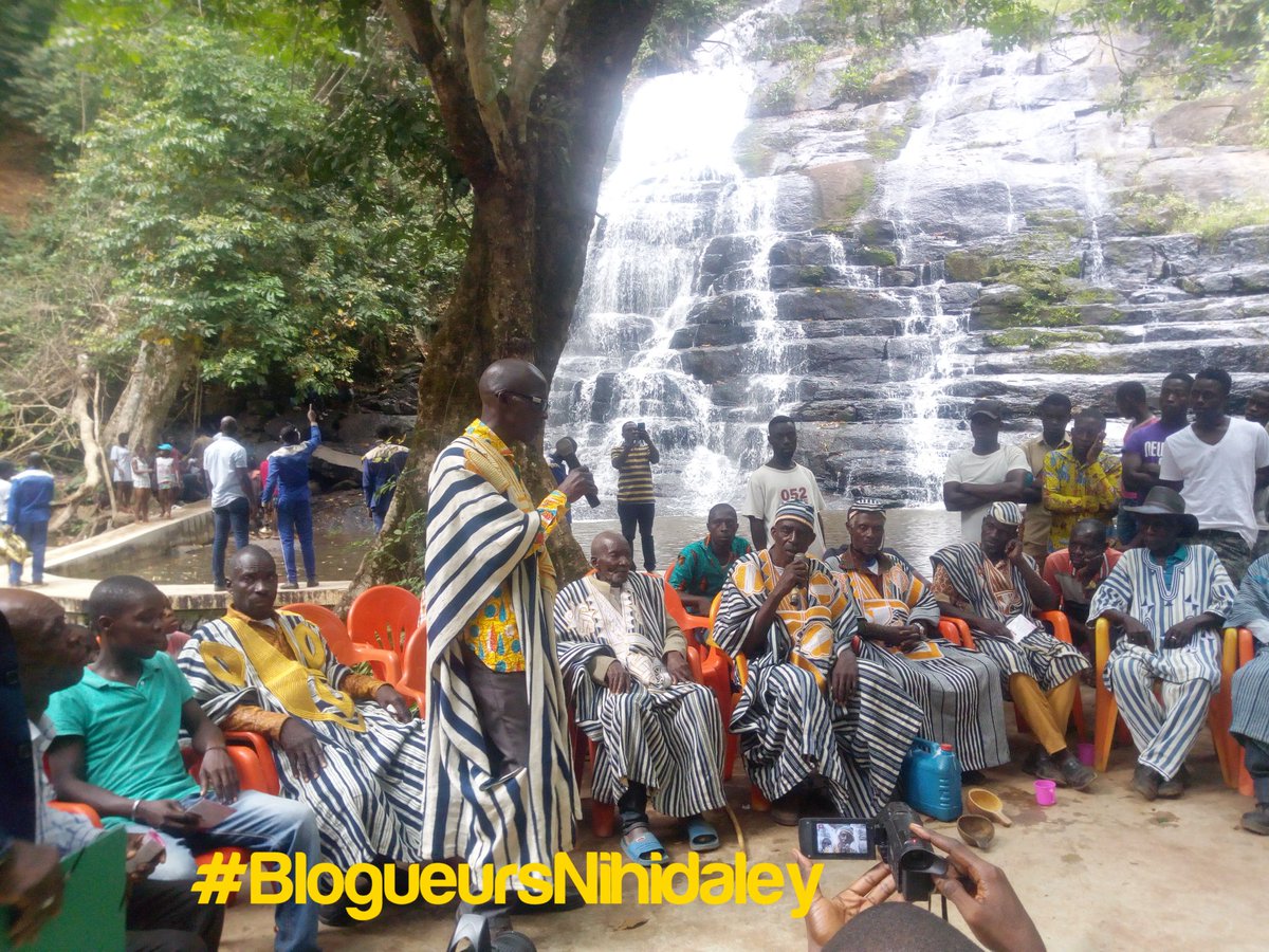 tonkpiNihidaley's tweet photo. #Jour3
#Lancement officiel des #activités du #tourisme au #festival #tonkpi #Nihidaley   à la cascade naturel de Man, avec le commissaire du village #Nihidaley, Mr #Bamba #Lou #Mathieu   et les chefs des villages de la région du tonkpi!!!
#FestivalNihidaley #Tonkpi #Man https://t.co/cua7mJ2EAT