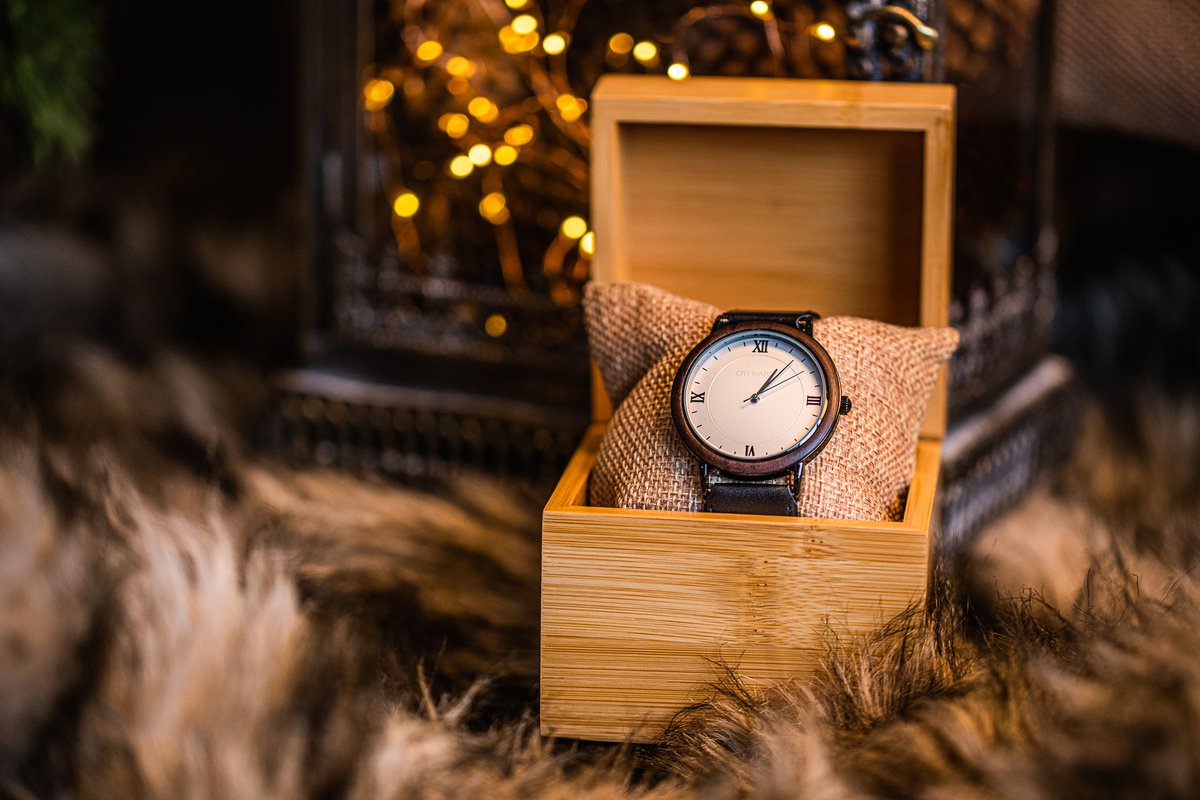 oviwatch's tweet photo. Christmas is a holiday celebrated all around the world and Christmas present giving is a part of the tradition that symbolizes happiness.

https://t.co/mZJf7PEuWE https://t.co/2Ps3AkStZ6