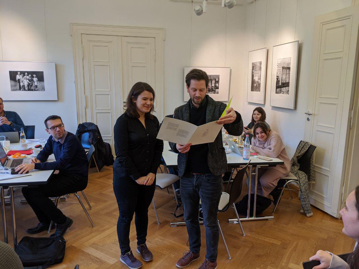 The 1st world championship in #dramenquartett took place today at @fontanearchiv. 16 participants from 🇷🇺 🇵🇱 🇦🇹 🇩🇪  competed in intense matches – after a thrilling finale, <a href="/jbyszuk/">Joanna Byszuk</a> took the cup home: congratulations! #dracor