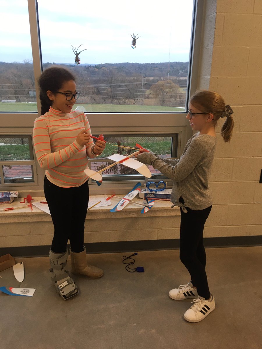 MPHScienceDept's tweet image. 6th grade aviators test fly their planes as they learn about the four flight forces. Broken rubber bands presented the opportunity to learn the planes fly beautifully with just a gentle toss to generate thrust. Science in action!