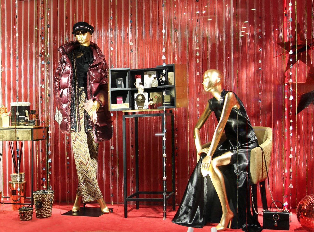 Virtumannequins's tweet photo. Classic Christmas
Store: DUSTMANN
Concept/Realisation: Domagoj Mrsic
https://t.co/oNhRRFXLFJ
Fotos: Sayonara Visual Concepts
#christmas #visualmerchandising #retaildesign #retail #mannequins #dustmann #store #dortmund #fashion #visualmerchandiser https://t.co/UFXT6rf7KQ