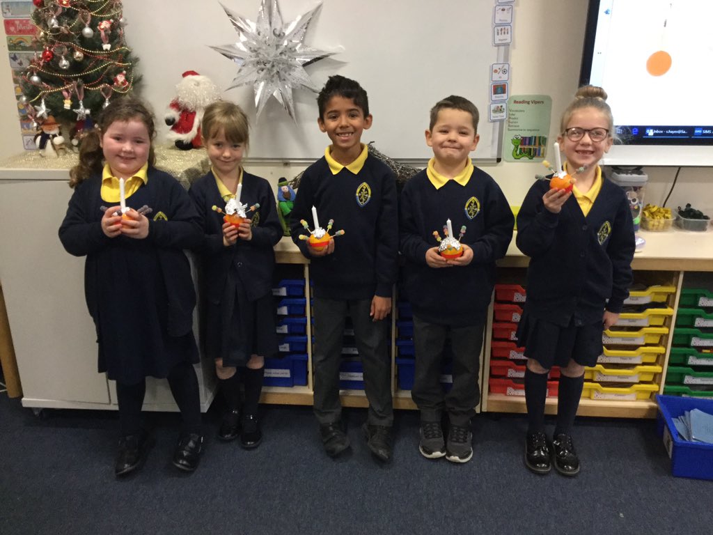 SRAPrimary's tweet photo. Year 2 are getting ready for their christingle service on Friday. The christingles are all made! https://t.co/cL10Qbh5FB