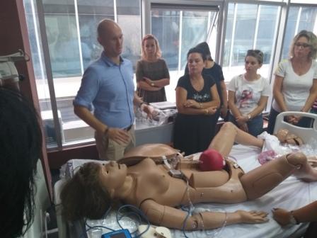 TRAJNIM PËR RRITJE KAPACITETESH I STAFIT AKADEMIK TË FAKULTETIT TË SHËNDETIT PUBLIK

(manipulimi i manikinëve të Qendrës Simulatore për Trajnimin Shëndetësor)
univlora.edu.al/2019/12/10/tra…