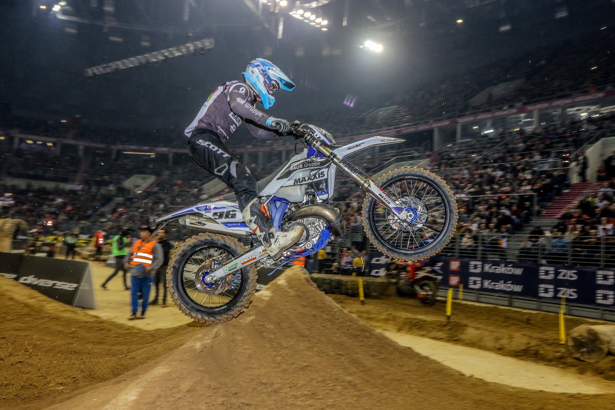 Putoline's tweet photo. Round 1 of the @FIMSuperEnduro  world championship took place at Krakau last weekend. Our sponsored rider Tim Apolle made his first appearance in the prestige class in front of 13.000 spectators and finished in 9th place overall 👏🏼! Next up is round 2 in Riesa on 04-01-2020. https://t.co/W3GT5rwhxO