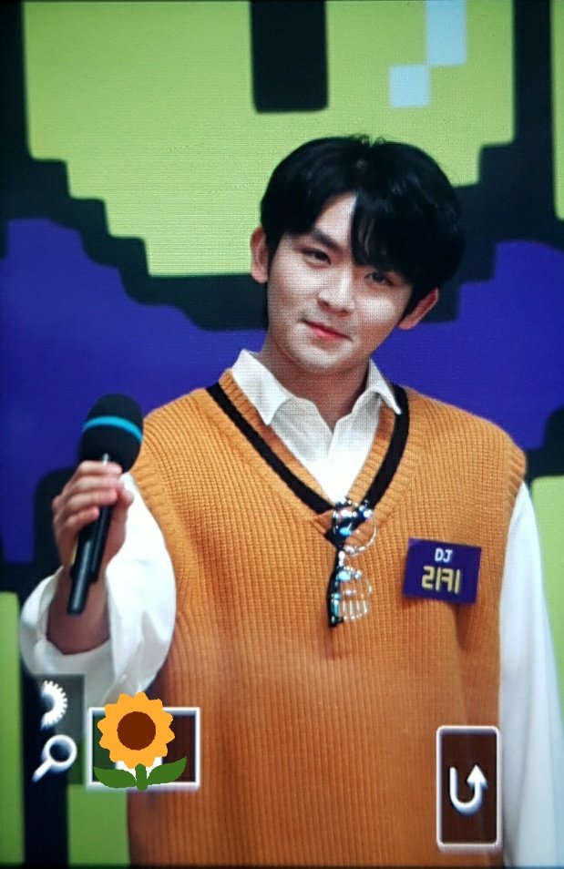 TeenRose0710's tweet photo. 191210 아돌라 프리뷰  #리키 #유창현 
오늘도 큐티뽀쨕한 유DJ😎💜
(@TEEN_TOP ) #틴탑 #TEENTOP #DEARN9NE #디어나인 #Run_Away https://t.co/ug2lHJ2PON