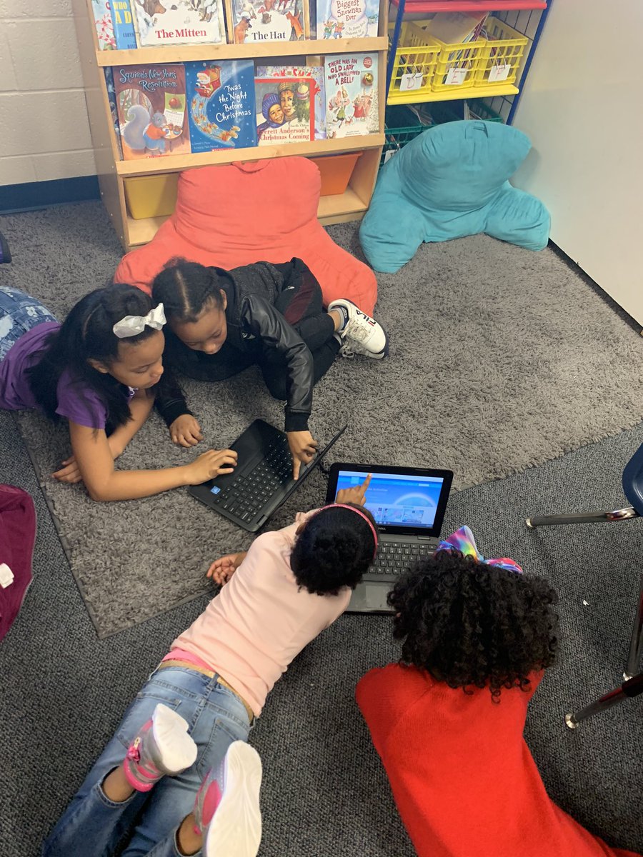 NSEhooks's tweet photo. My students are having a lot of fun learning &amp; teaching coding with our kindergarten friends. https://t.co/DlXNyIB3MY