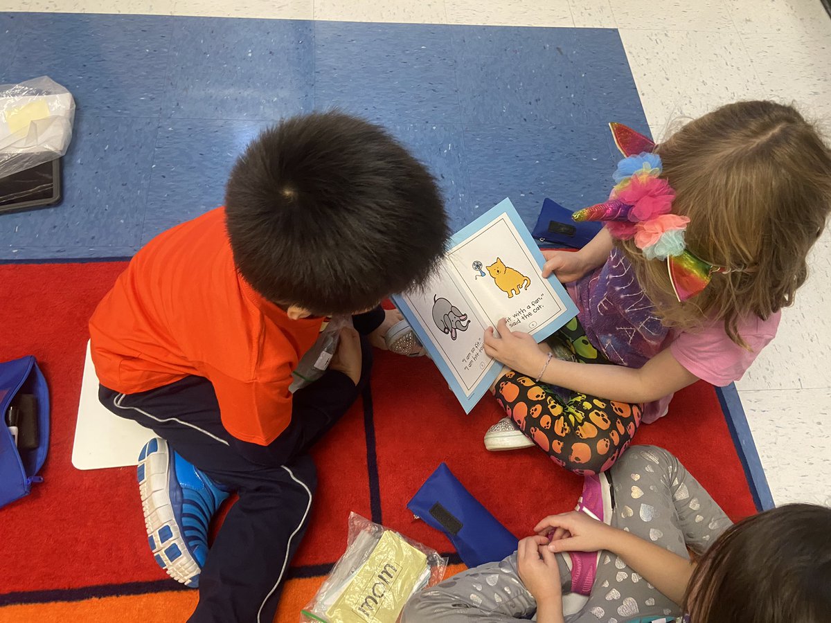 MrsNedwick's tweet photo. Reading in our rug clubs! #edgewoodproud https://t.co/V7xyJDQSKN