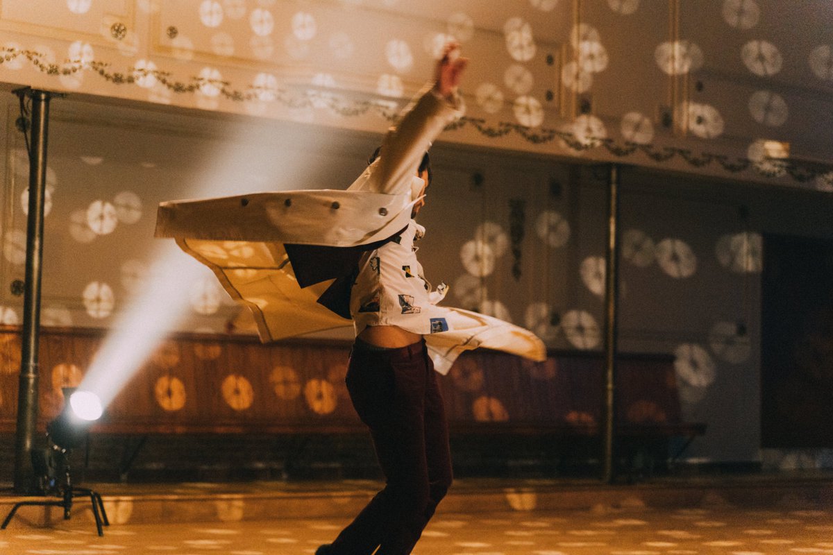 THANK YOU FOR THE OVERWHELMING REACTIONS ON OUR NEW SINGLE WOMBA!♥
Means a lot to us.
Now can you help us get into the Afrekening at Studio Brussel?
Pwetty please?
deafrekening.stubru.be