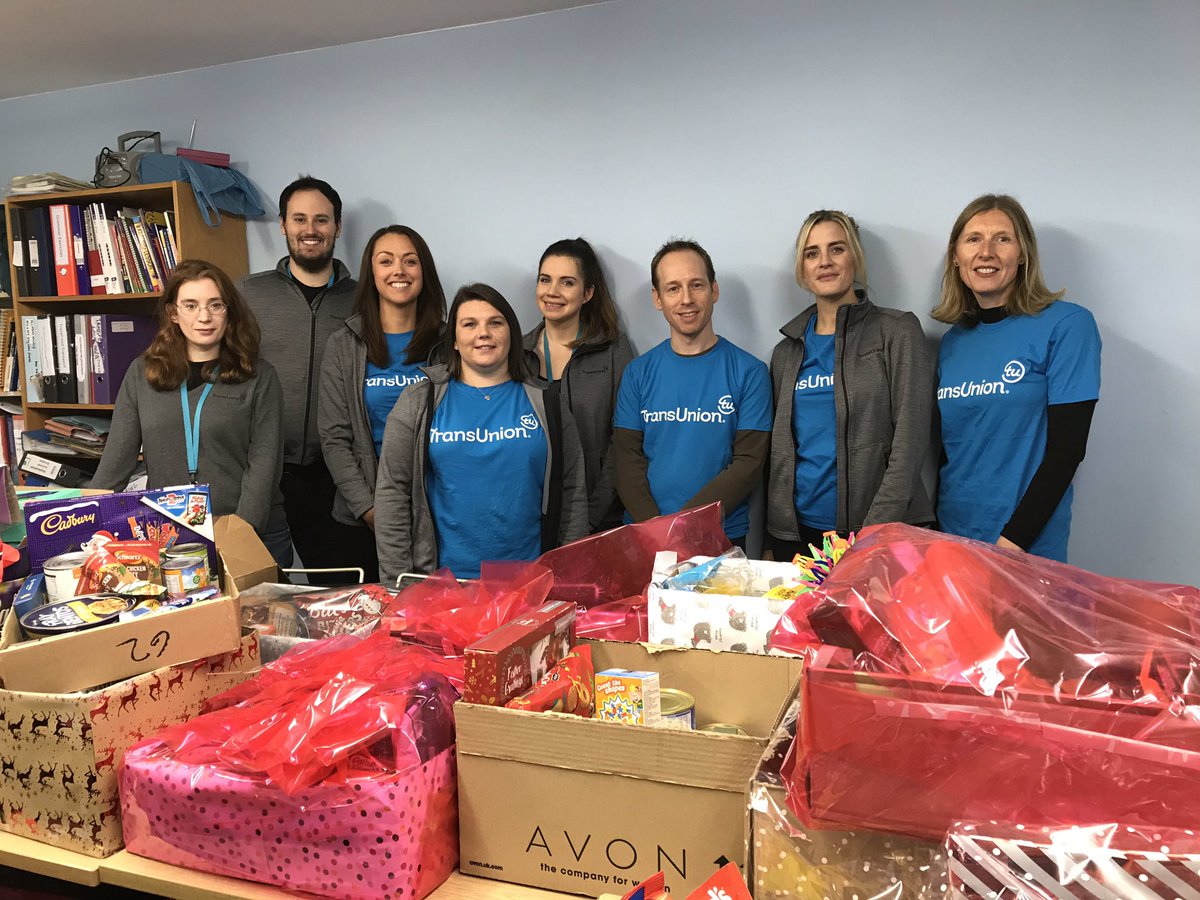 mrssarahshaw's tweet photo. The @TransUnionUK HR team are having a great time, using our volunteer day to help pack Xmas food hampers and serve Xmas lunch in the cafe @StVincentsLeeds https://t.co/yY2ZR5BATU