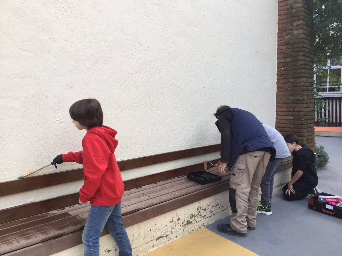 escolasadako's tweet photo. Tarda de tallers a #PRIM5SDK I #PRIM6SDK d’@escolasadako.
Al taller de JA T’HO FARÀS han vernissat un banc de l’escola! https://t.co/cnCf32eJKe