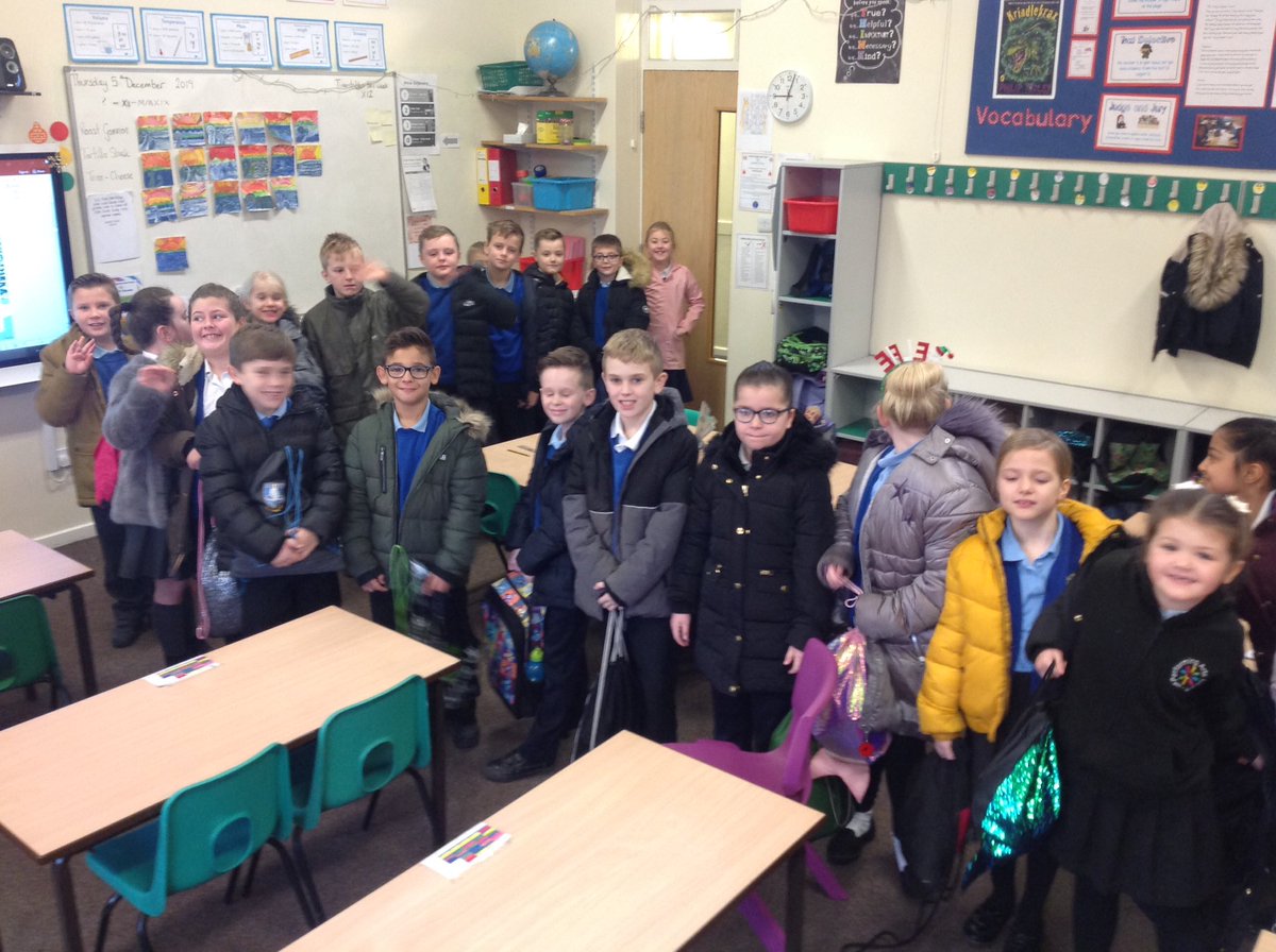 bramleyjuniorY4's tweet photo. 4PM sadly last swimming session.  All champions #TeamAwesome4PM #bsjpe https://t.co/dZkP0uuJiT