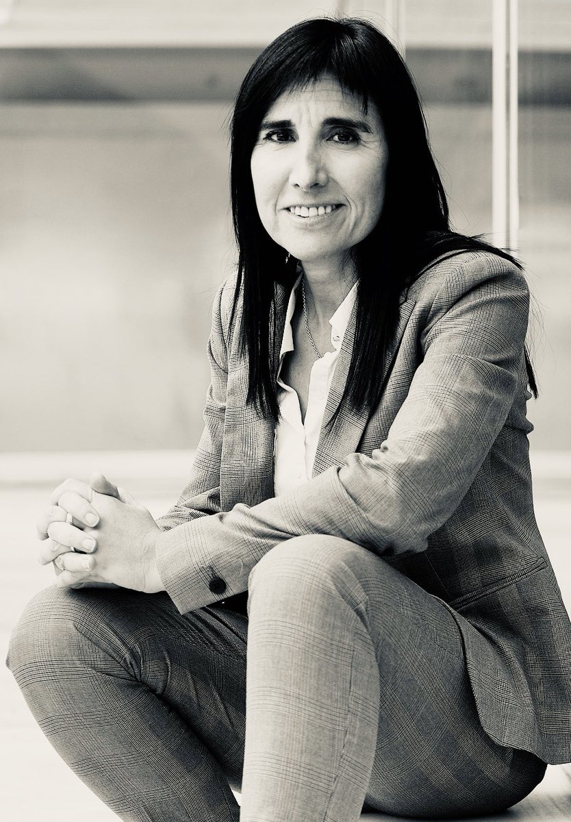 RafadelaGuerra's tweet photo. EXIJO la dimisión/cese de Miren Nekane Balluerka Lasa, Rectora de la Universidad del País Vasco, y profesora de la Facultad de Psicología, por permitir dar una "conferencia" a un asesino de ETA en las instalaciones de la Universidad de la que ella es responsable.
RETUITEAD A TOPE https://t.co/m0wDUu7pVN