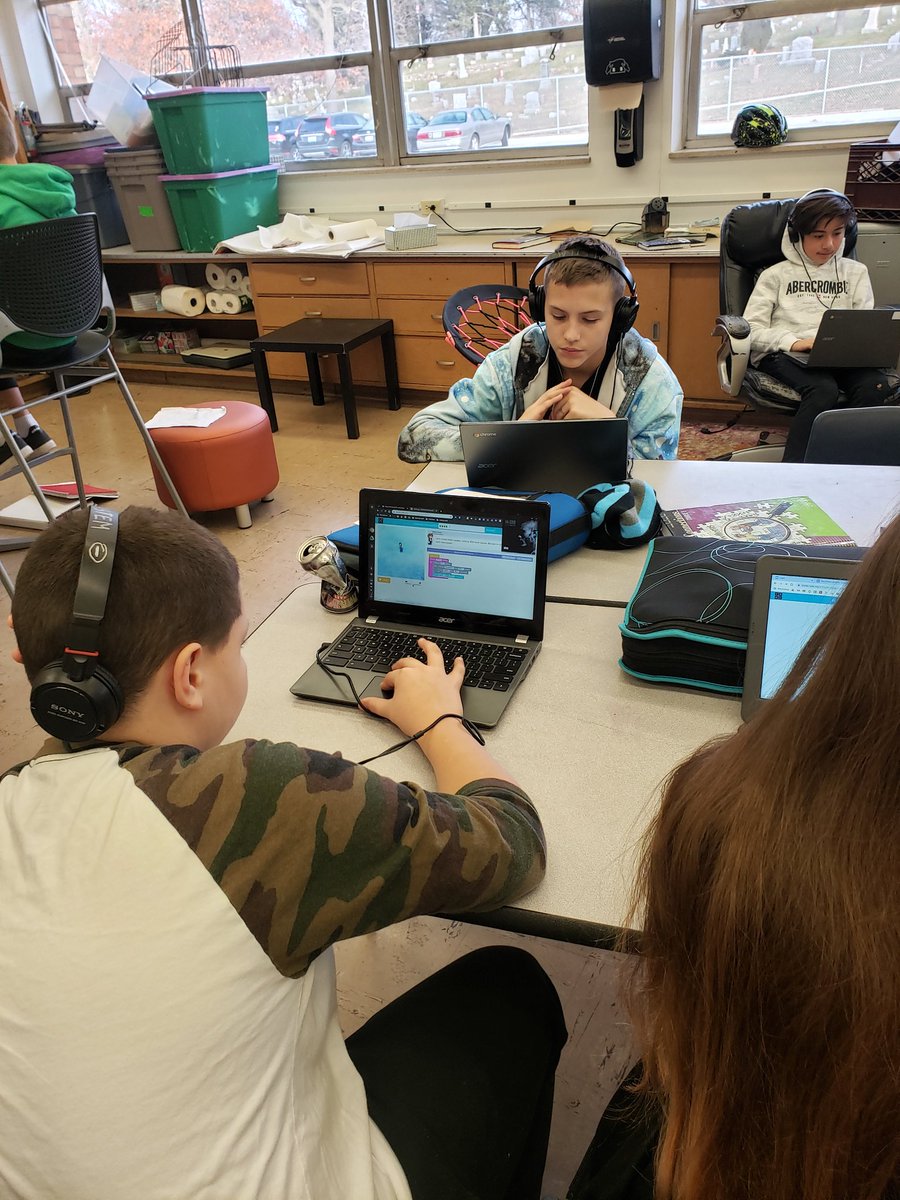 JUdvare93's tweet photo. Hour of Code today for math! #tosacodes #tosaproud https://t.co/pcDbC48H0w