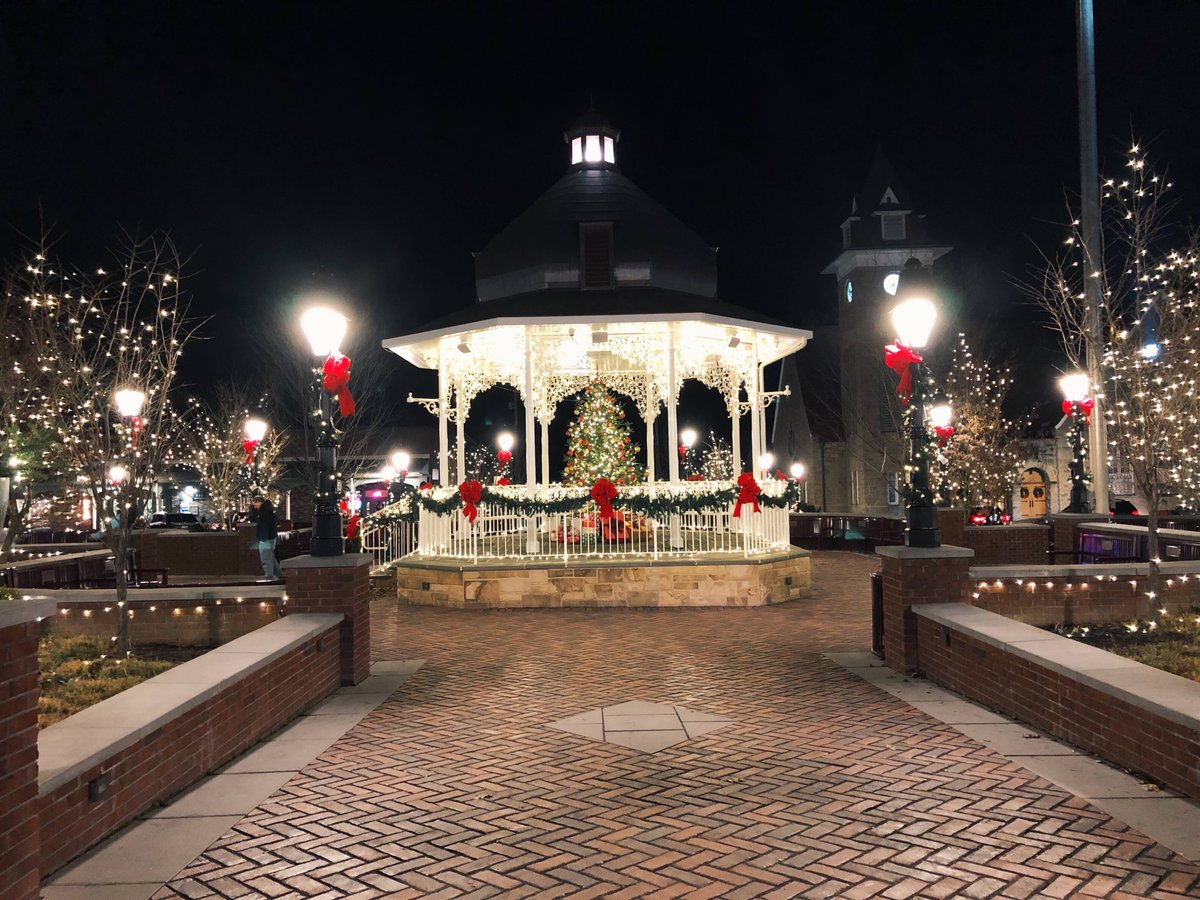 firemancreative's tweet image. We love getting to see the plaque we designed for the Ligonier Diamond Park all lit up for the Candlelight Luminary Display. Be sure to @VisitLigonier and see the Christmas Luminary Project every Friday and Saturday night until 12/23. Visit ligonier.com to learn more!