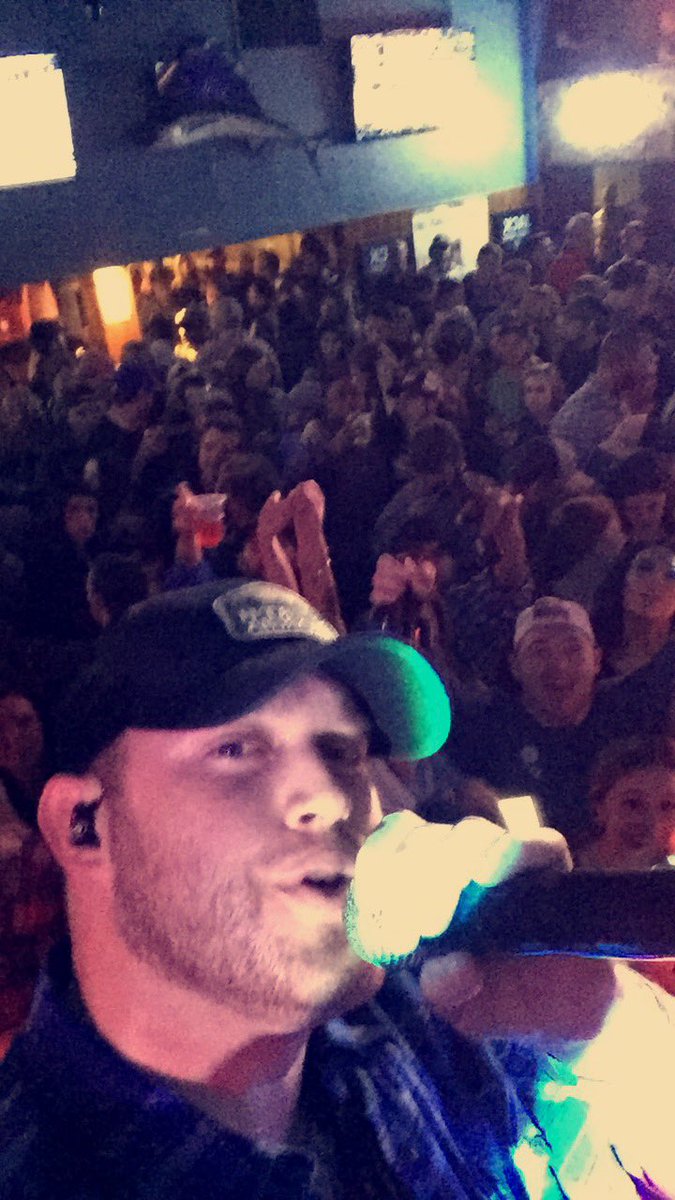 3 Years ago today I met my girlfriend for the first time <a href="/BlueWater_Bar/">BlueWater Valdosta</a> for the <a href="/JonTLangston/">Jon Langston</a> concert. Since that day we have now been together for 3 years. Beyond blessed to have her in my life and love someone as amazing as <a href="/mollie_rowell/">mollie kate</a> !!❤️
So thanks <a href="/JonTLangston/">Jon Langston</a> 🙏🏻