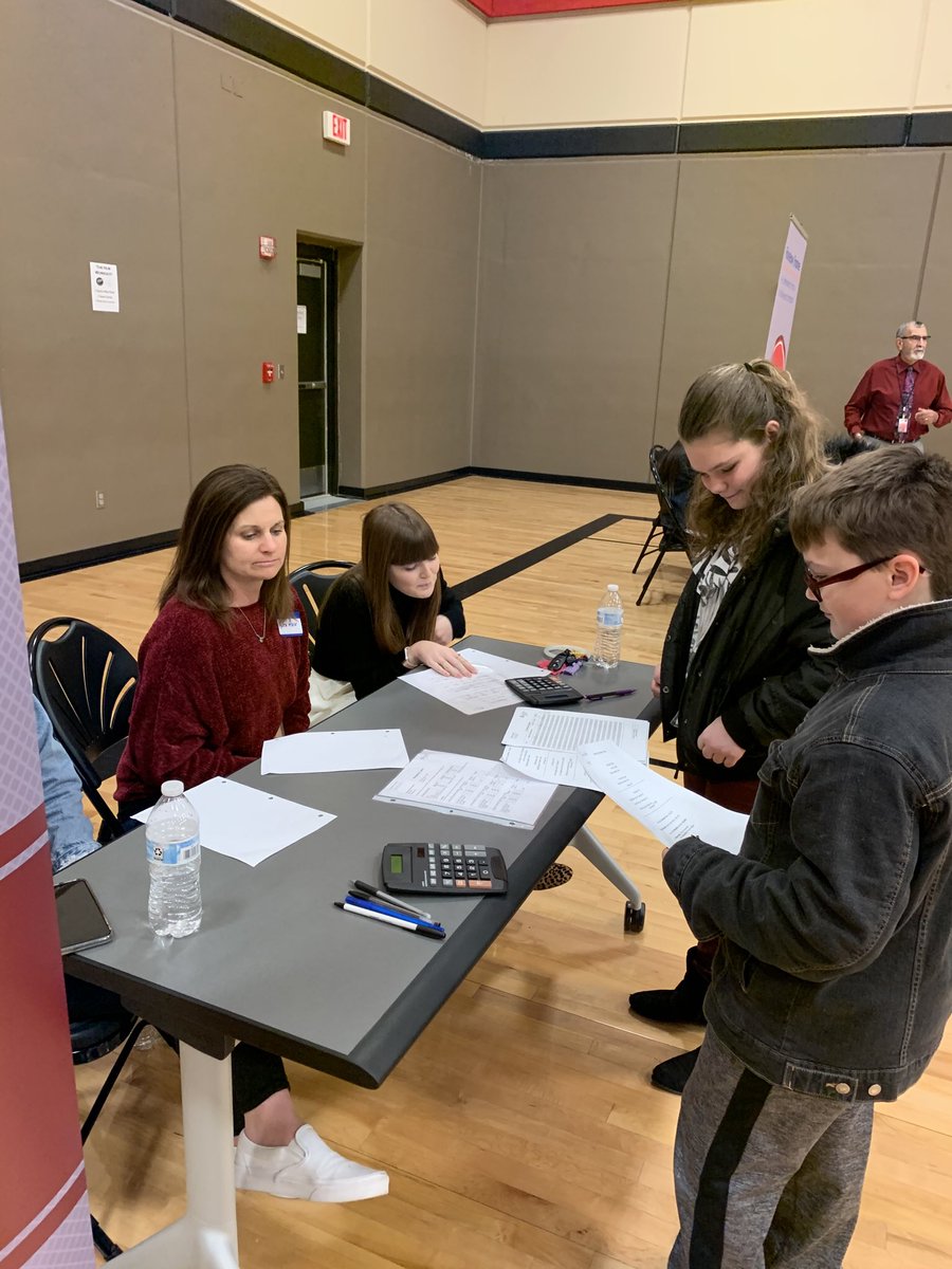 EMS 8th Graders Experiencing “Real Life” with CIS sponsored FutureNow: Finance.