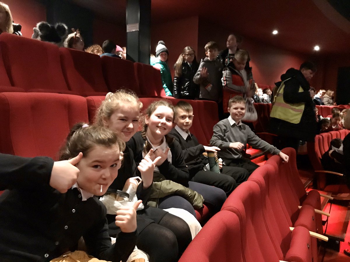 OLadyOLourdes's tweet photo. We loved our Cinderella pantomime this afternoon #howdenpark https://t.co/Ev3umfgAI1