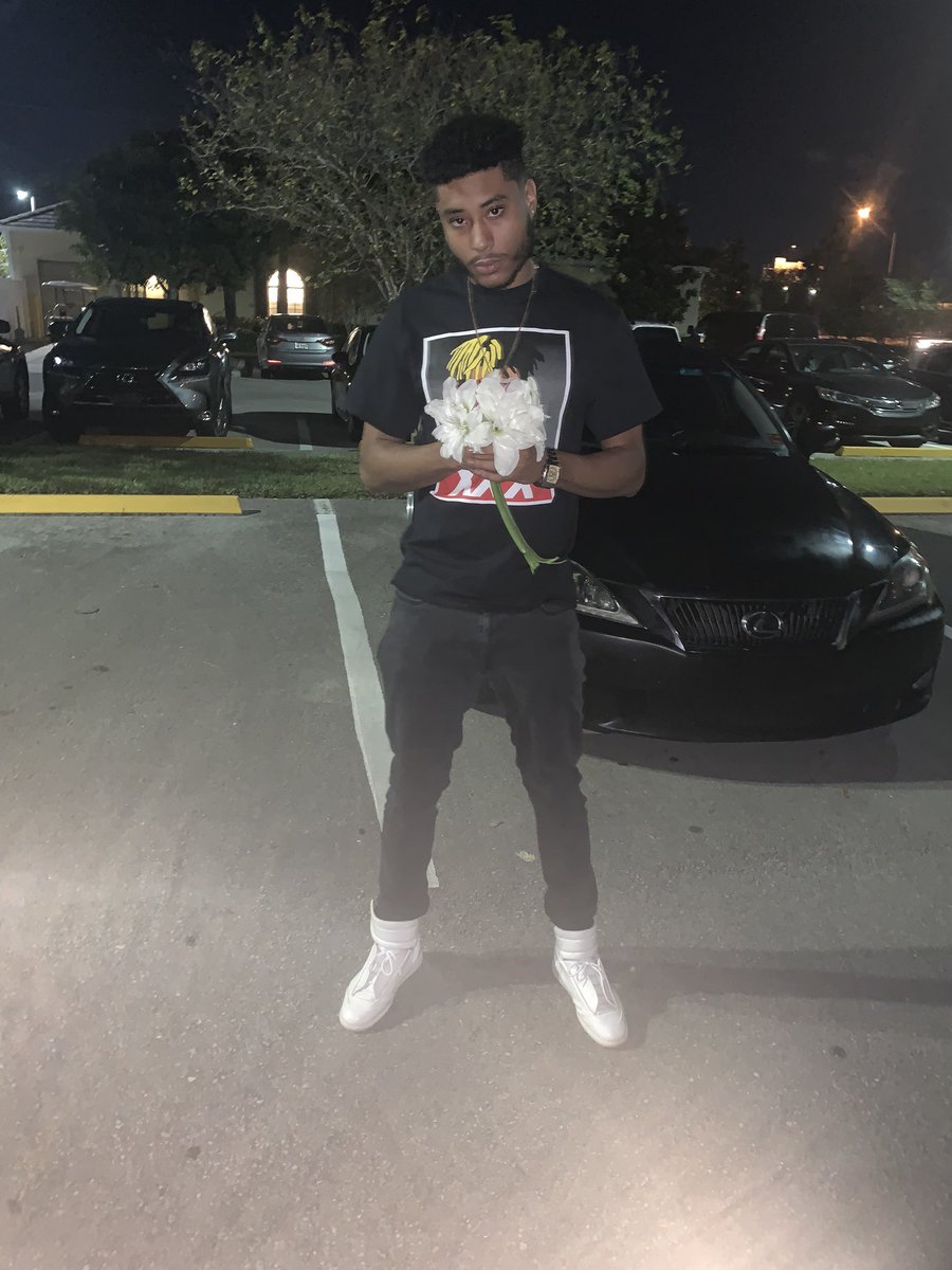 Flysocietyaeron's tweet photo. GONE BUT NOT FORGOTTEN 
@YUNG_R3 
💉💉💉
@YUNG_R3 https://t.co/nFh4HyW1pN