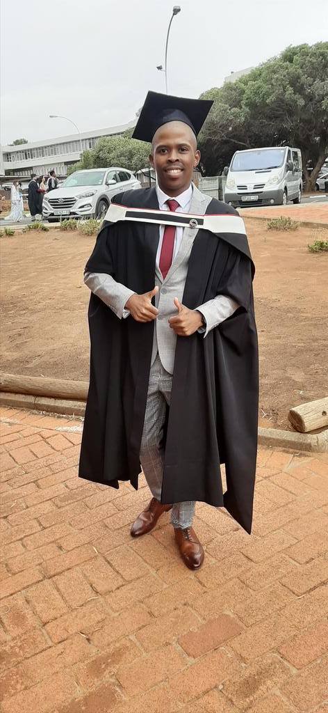 KosieTheDJ's tweet photo. #ufsgraduation2019 ππππππ. #ProudlyKovsies #onlyakovsieknowsthefeeling #kovsies #kosietc #universityoffreestate #10Dec2019 https://t.co/K0iQR3rmwq