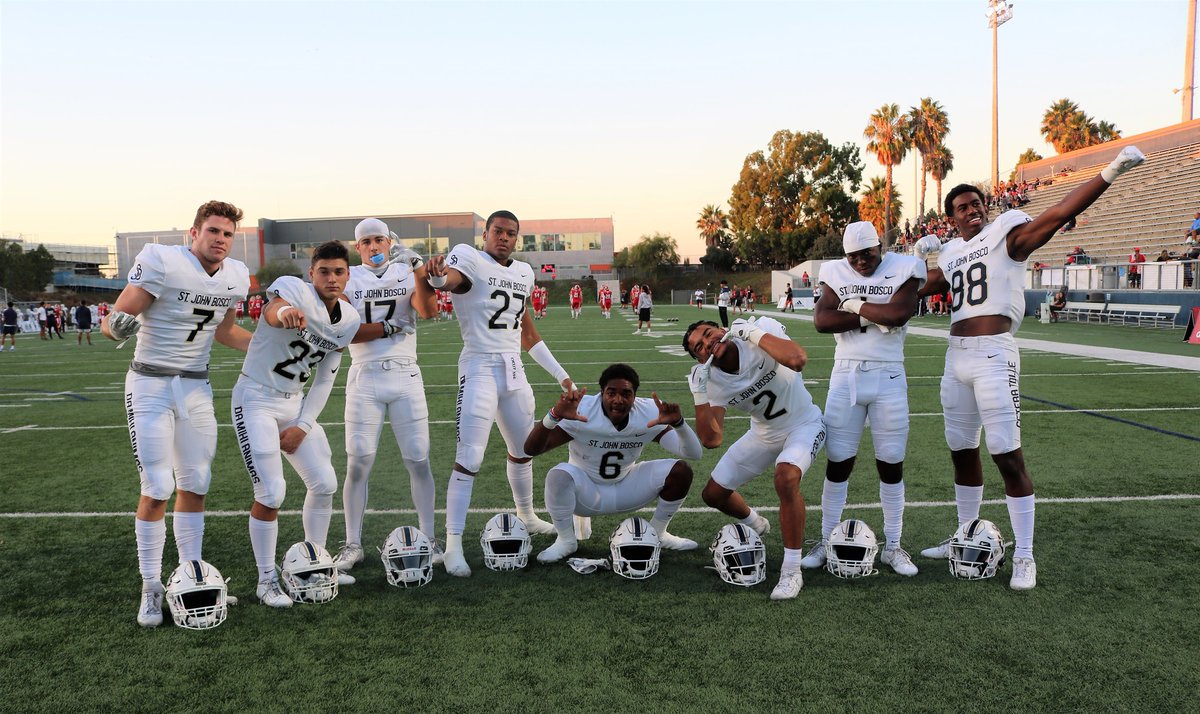 edwardtorre's tweet photo. I get energized seeing our dudes... #BoscoFootball #CIFSSChampions #RoadToStateContinues https://t.co/P4ULX9O868