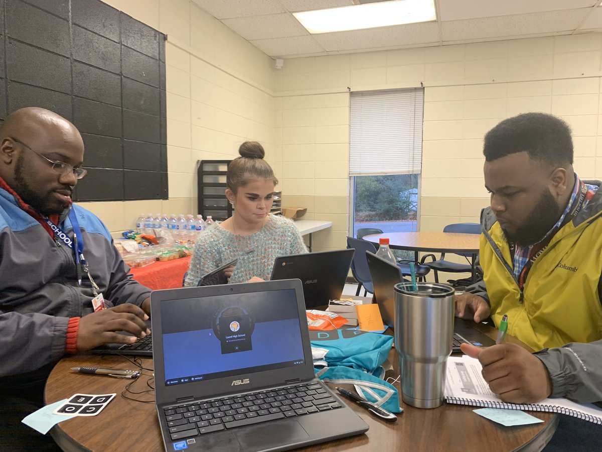 MelissaCAdkins's tweet photo. @TeachCode CSF workshop with @laurelschools Ts during #HourOfCode week. Perfect! #CSforMS https://t.co/eZhmqXvKc7