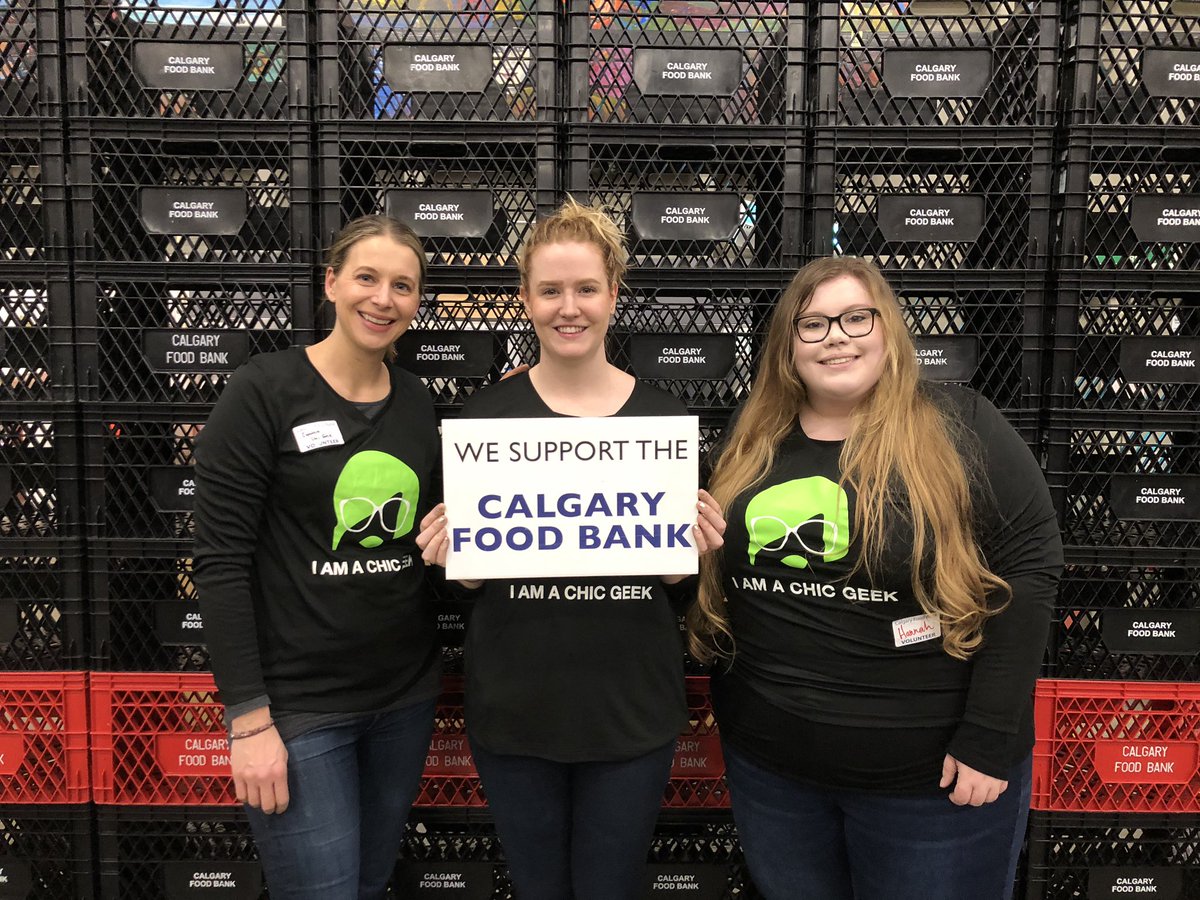 ChicGeekYYC's tweet photo. This morning we had the most amazing time participating in #SpamCup with @YYCTechgives and sorting holiday bags! It was such a fun experience and a great way to support the @CalgaryFoodBank. We can’t wait for next year! 💚👓 #YYCTechGives #CBCfeedsYYC https://t.co/3l1i3WSSP9