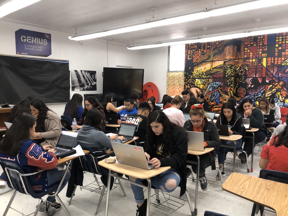 VaniaJean88's tweet photo. @TexasOnRamps Final Part 1- First Period! Best of luck to my Highlander/ Longhorns! Super proud of how far these kids have come! #finals #BAlieve #HookEm ๐ค๐ผ. @BelAirHigh https://t.co/3wRxCQ7lw5