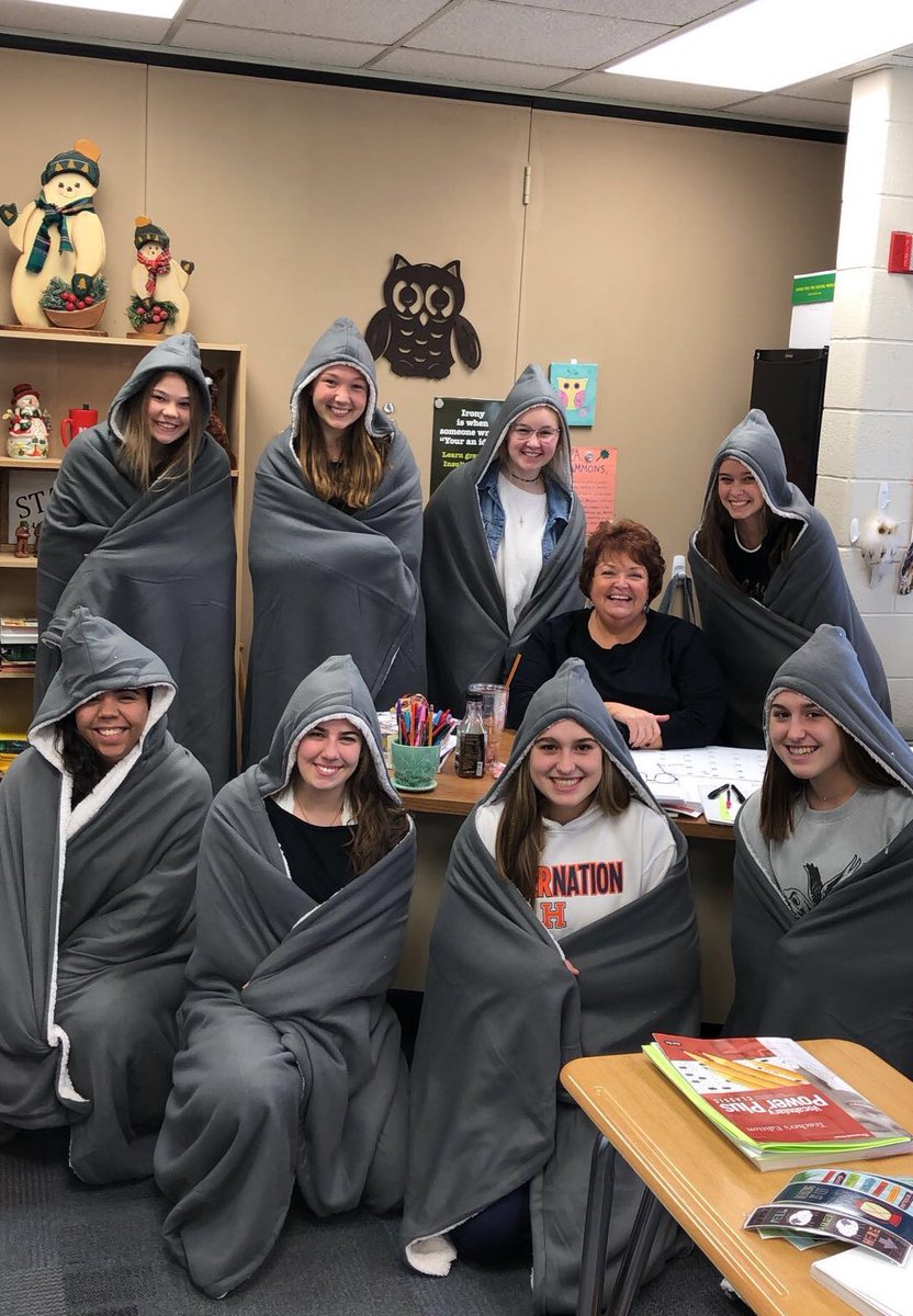 KatyOlson23's tweet photo. Thank you so much Ms. Hammons!! Merry Christmas from the study snuggy cult!🎄🎄🎄@ViewsfromF102 https://t.co/Be43JmFiP2