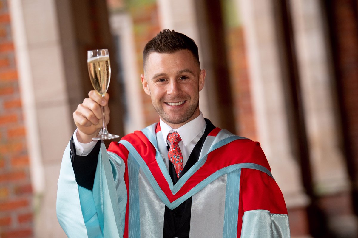 Northern Irish sporting hero <a href="/jonathanrea/">Jonathan Rea</a>, today swapped the centre podium for centre stage when he received an honorary doctorate from Queen’s.

The undisputed king of World Superbikes was awarded a DUniv for distinction in sport: ow.ly/pGjM50xwtGJ

#LoveQUBGrad🎓