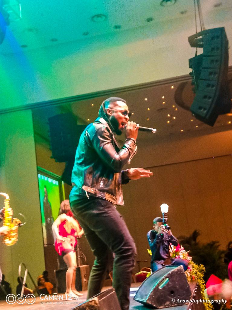 arowolo_fatai's tweet image. I had maximum fun over the weekend at Eko Conventional Center.
Here are some pictures I shot of @2niteFlavour over the weekend with my TECNO Camon12Pro by @tecnomobile #ParteAfterParte #photooftheday #vadoo #event #arowolophotography #smartphonephotography #unlockcamission