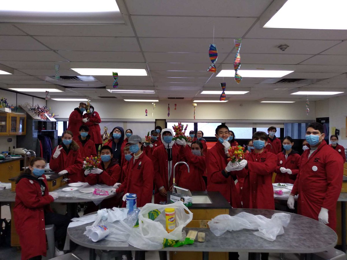 MrsHassam1's tweet photo. Making fruit arrangements with proper handling techniques in Ms.  Martin's LABIDC today. @ayjacksonss @ChungTdsb @DrJaneALee #biotech #shsm https://t.co/kM5WYsC5JI
